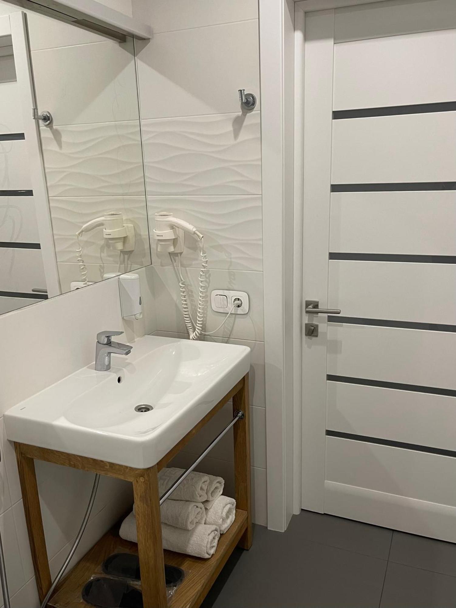 Scandic Apartments-Feels Like Home! Lviv Ngoại thất bức ảnh